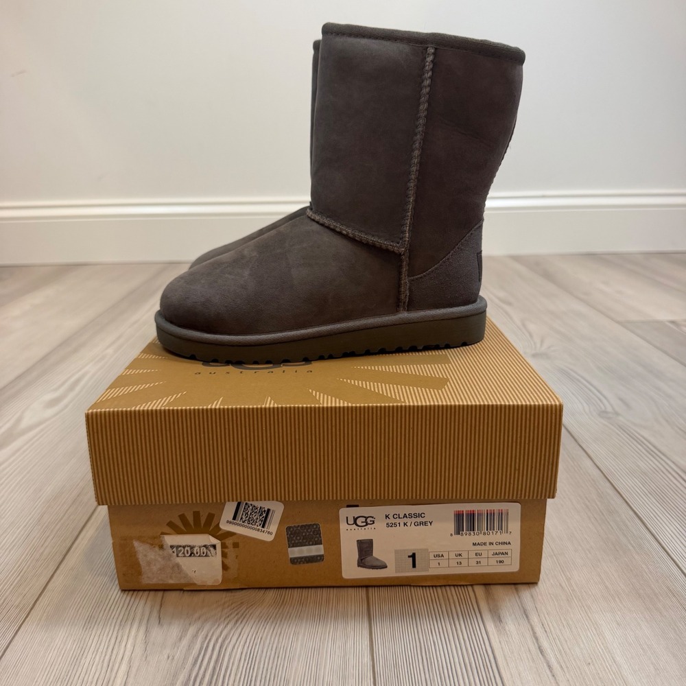 NEW UGG Australia Kids Classic Grey Suede Shearling Boots 5251 K Size 1